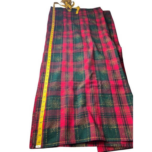 Christmas Table Cloth Red Metallic Plaid Rectangle 56x92 inch Seats 6-8 - Picture 9 of 11
